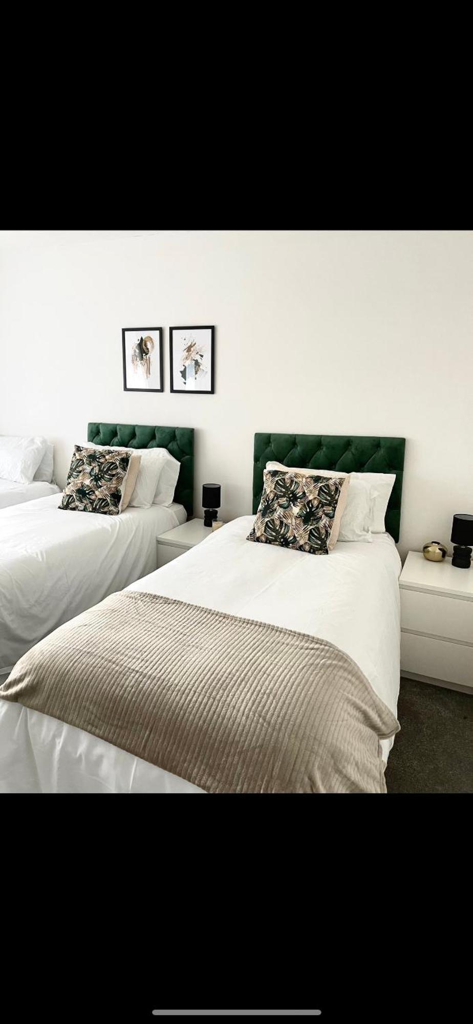 7 Beds - Spacious - Free Parking Apartment Cardiff
