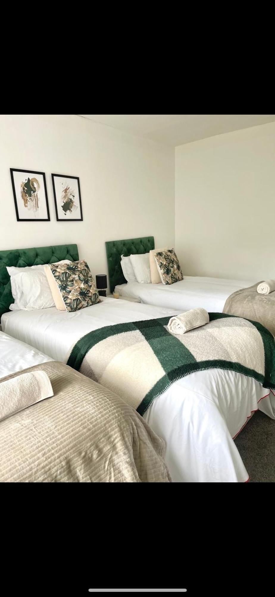 7 Beds - Spacious - Free Parking * Cardiff